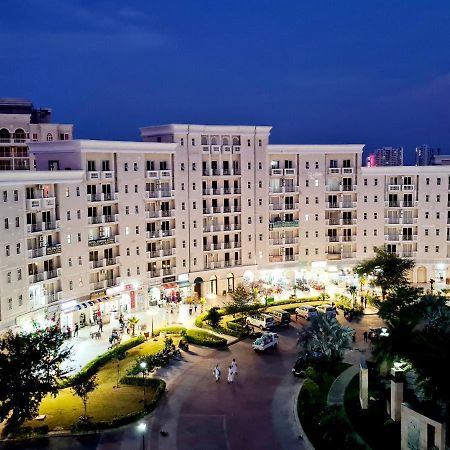 Отель Lord Krishna Palace Вриндавана Экстерьер фото